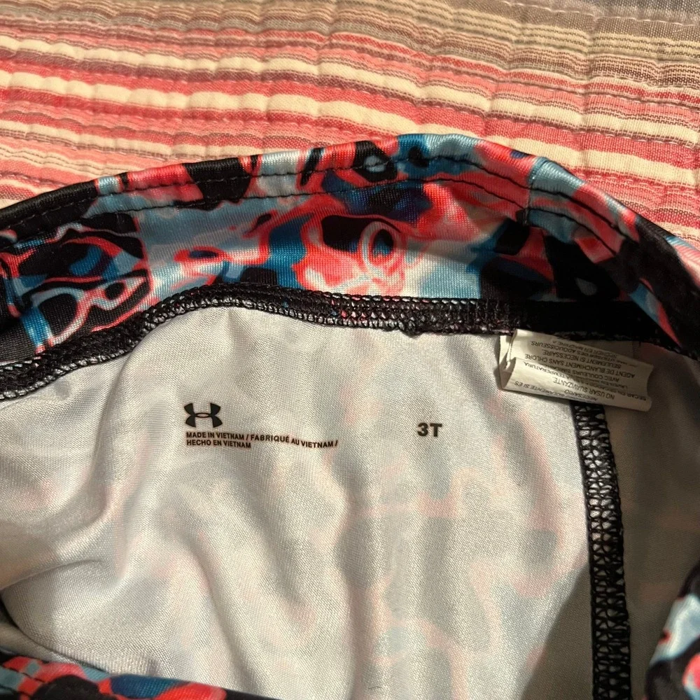 Under Armour Girls 3T Capri Leggings Black Pink Blue Abstract Activewear